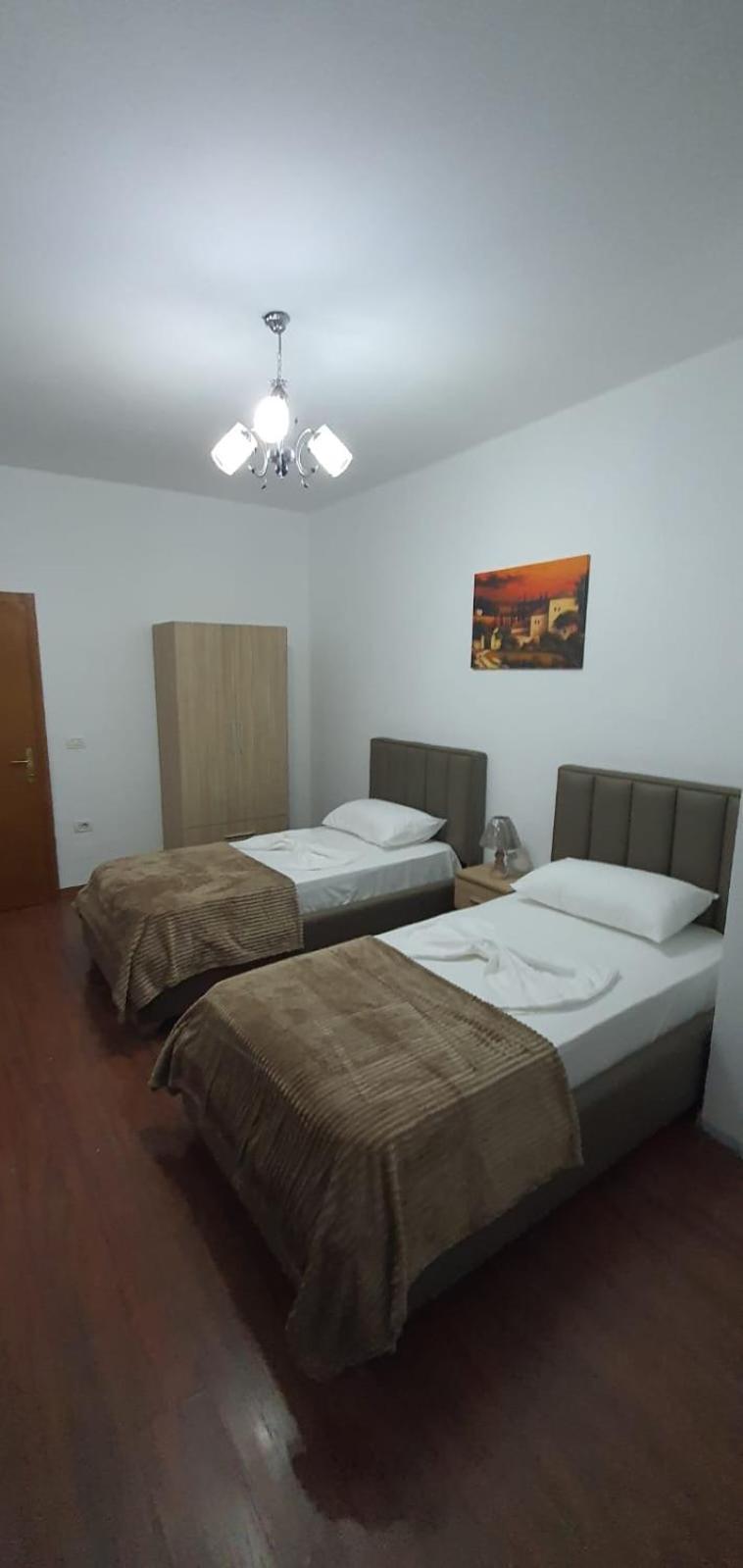City Center Apartment Shkoder Exterior photo